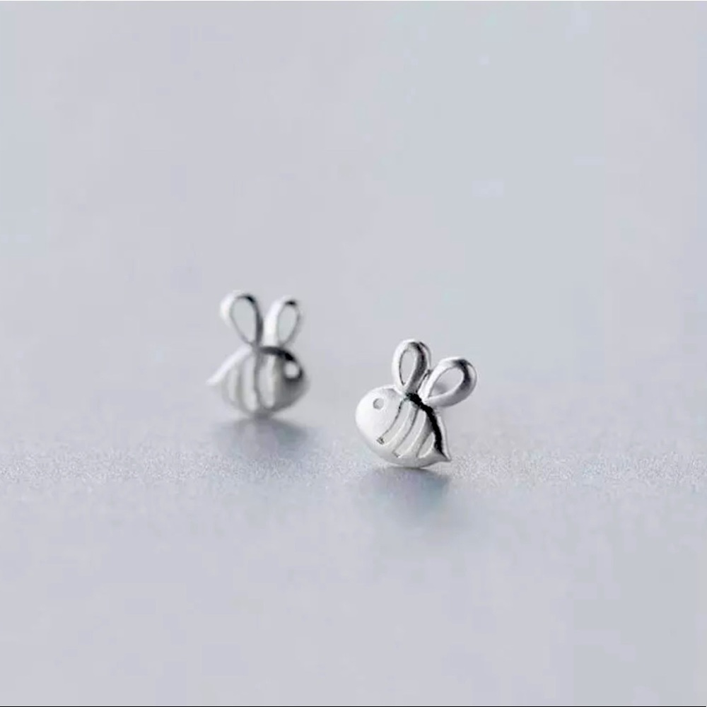 ♨️925 Sterling Silver Bee Stud Earrings